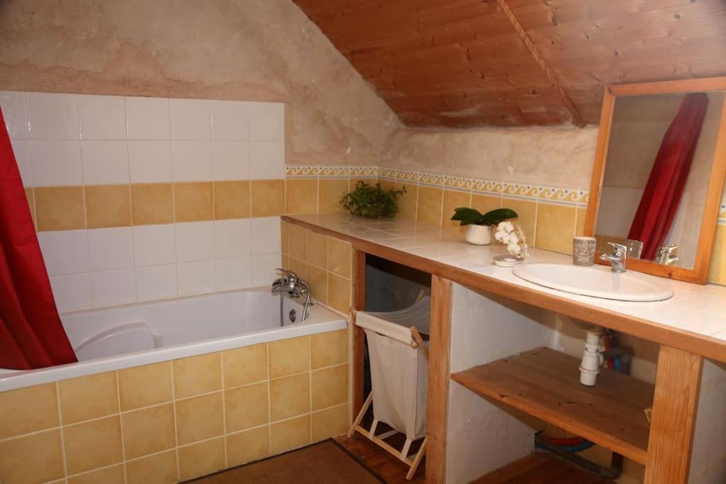 Serenite A La Ferme Equestre Lempzours Exterior foto