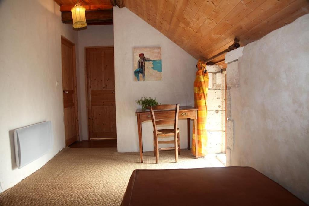 Serenite A La Ferme Equestre Lempzours Exterior foto